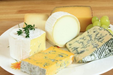 Francezii, campioni mondiali la consumul de brânză
